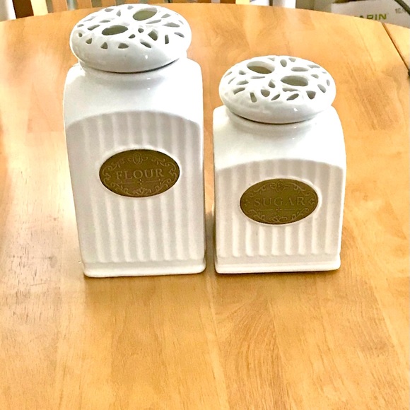 Large Set of THL French Chic Farmhouse Canisters with Beautiful Bronze Labels. - Picture 4 of 15